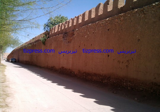 أجزاء من سور مدينة تيزنيت على وشك الانهيار أجزاء من سور مدينة تيزنيت على وشك الانهيار